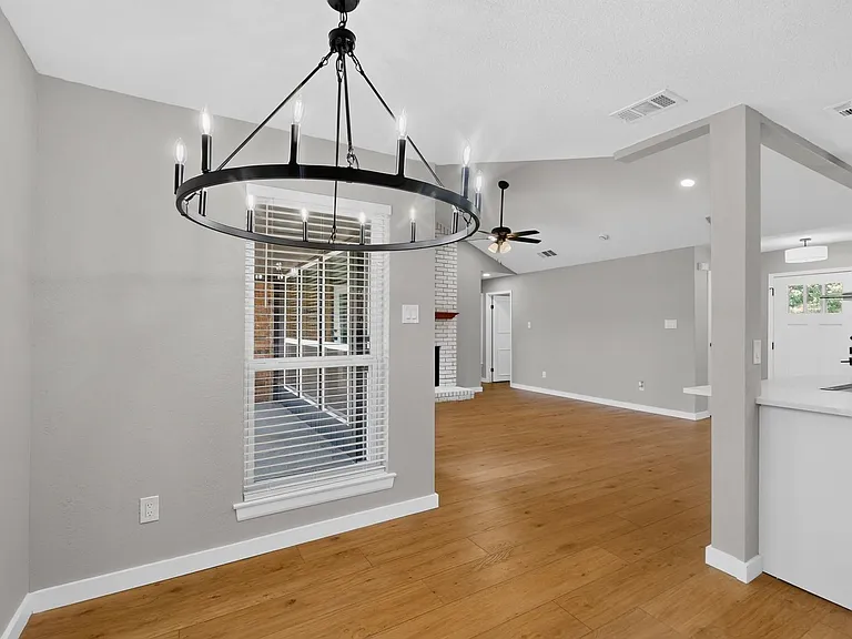 215 Aspenway Dr — Photo 15