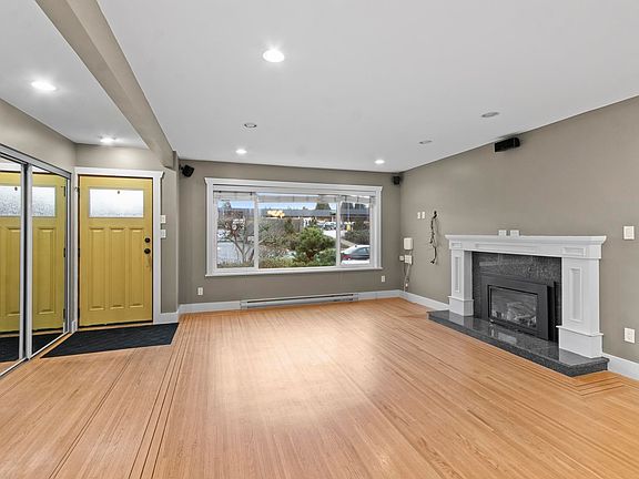 3rd image of 5745 Laurel St