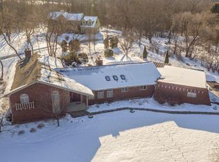 N67W30975 Golf Rd, Hartland, WI 53029