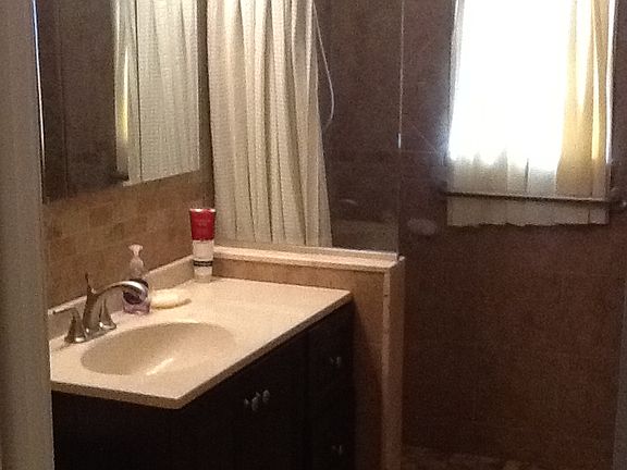 2nd image of 11 Penn Ave