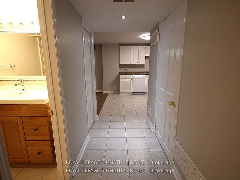 70 Penbridge Cir #LOWER — Photo 6