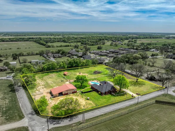 501 N Van Zandt St, Tioga, TX 76271