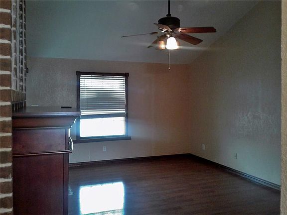 4th image of 604 Bridle Ave