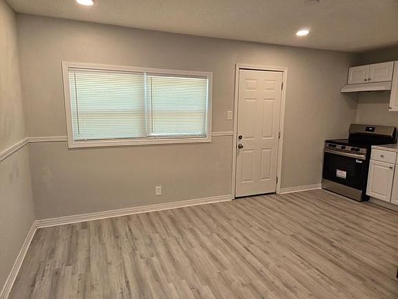 4th image of 1108 Rhett Dr