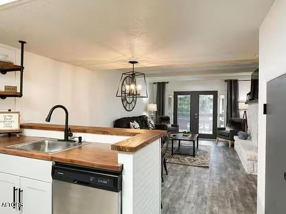 3rd image of 260 Roaring Fork Rd APT 211