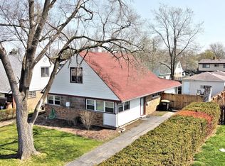 17143 Oakwood Ave, Lansing, IL