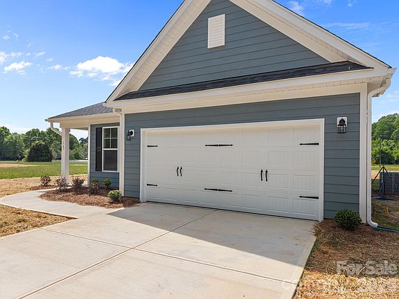 5th image of 165 Eagle Dr