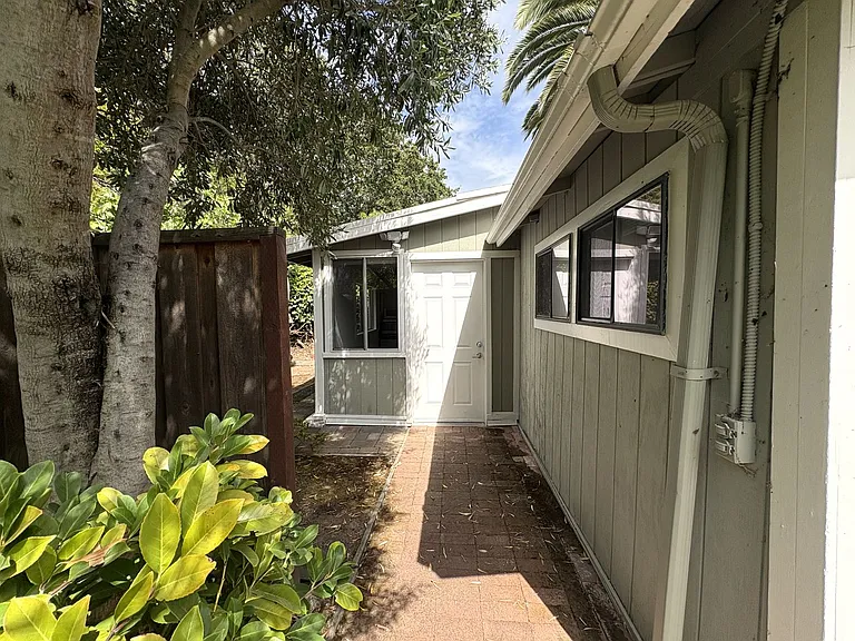 2350 Alameda De Las Pulgas — Photo 50