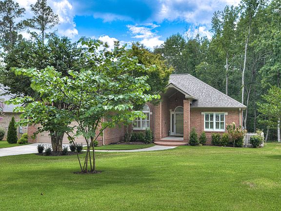 3rd image of 137 Golden Pond Ct
