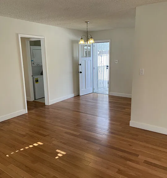 10631 Tinker Ave — Photo 38