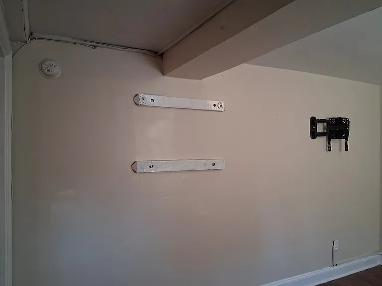 228 S 50th St #8 — Photo 12