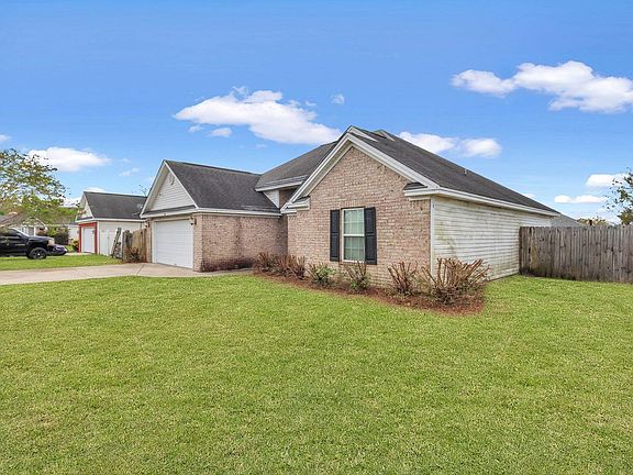 2nd image of 110 Auburn Cir