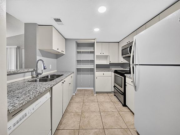 5th image of 9009 Richmond Ave APT 617