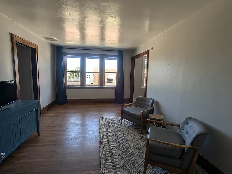 2720 W Sylvania Ave #2 — Photo 4
