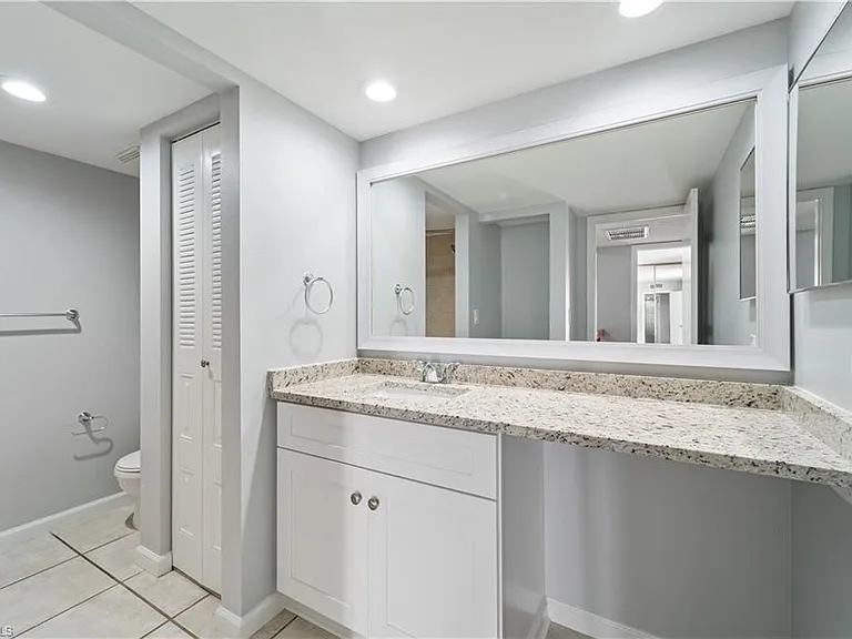 5212 Cedarbend Dr #1 — Photo 12