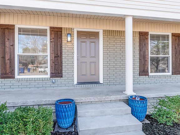 2nd image of 23 Robinson St