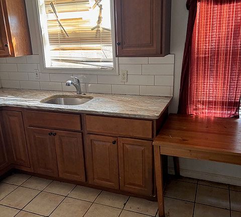 4th image of 513 Kohn St