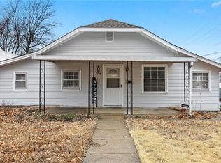 13114 5th St, Grandview, MO 64030