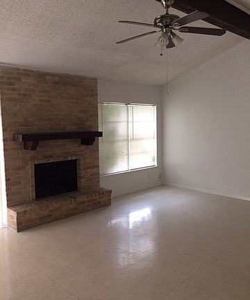 3rd image of 1018 Ericson St