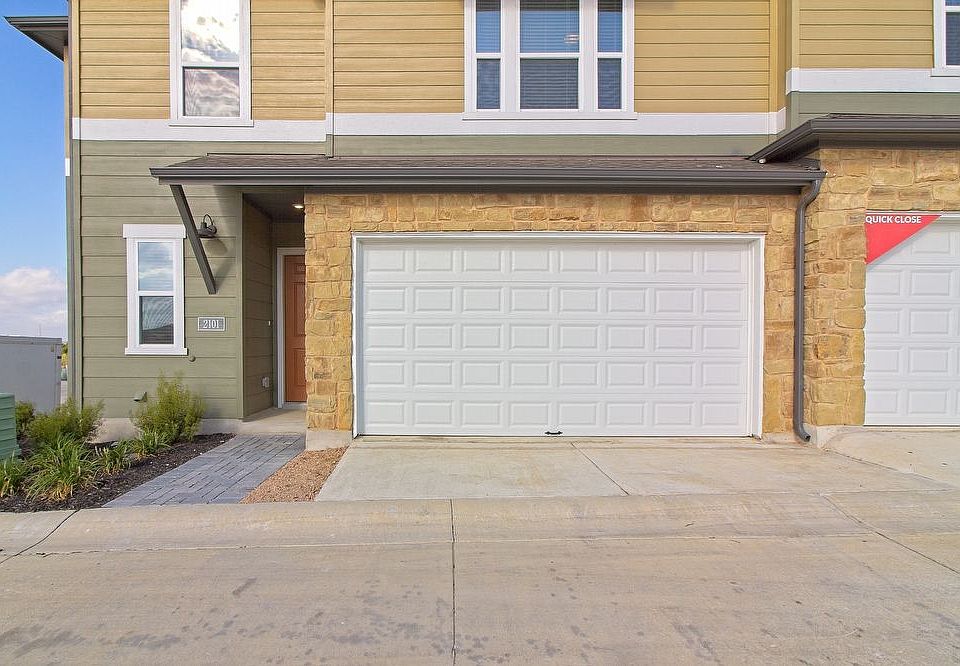 1st image of 1020 Vista View Dr #2101