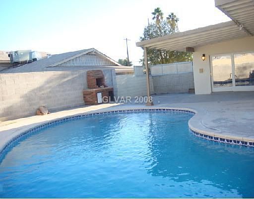 2nd image of 4030 Acapulco Ave