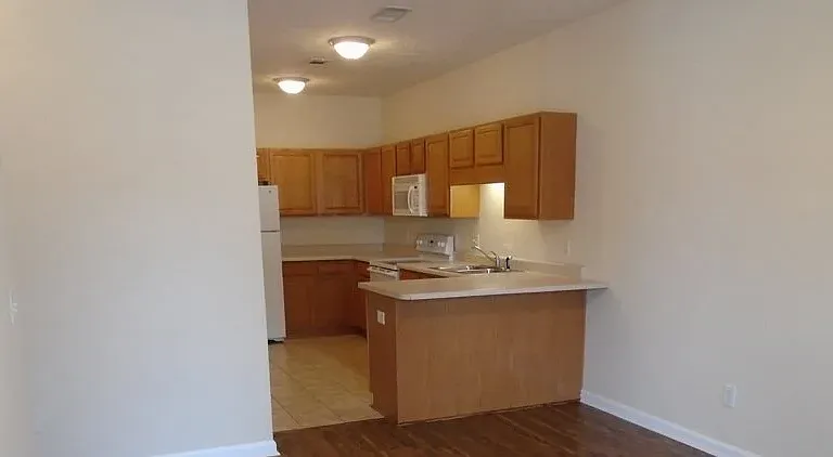 Crosswinds Condominums — Photo 6