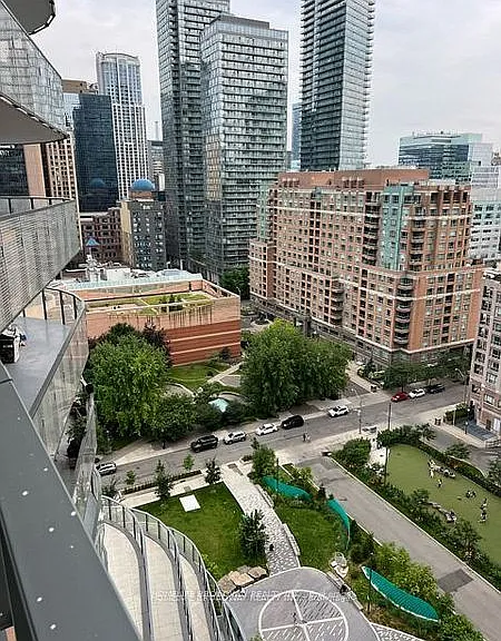 11 Wellesley St W #1306 — Photo 10
