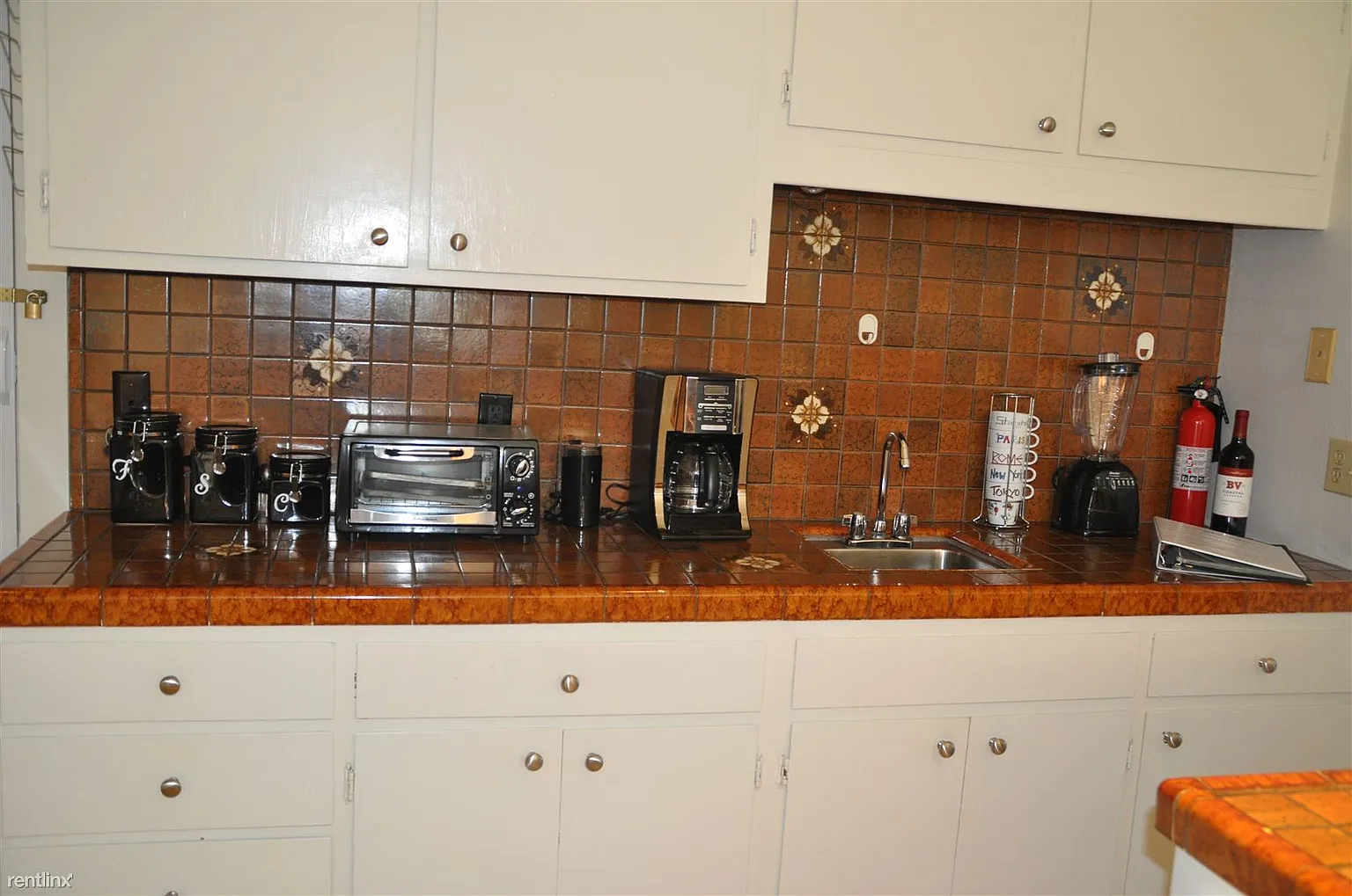 564 Silvertip Dr photo 1