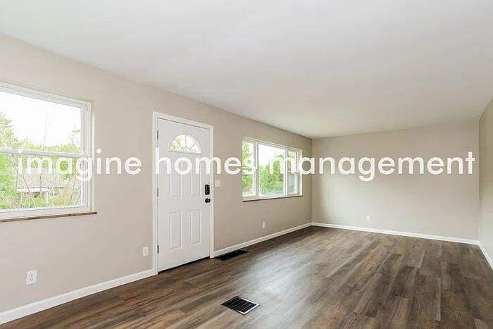 2 bed, 1.0 bath, 800 sqft, $1,795 — Photo 4