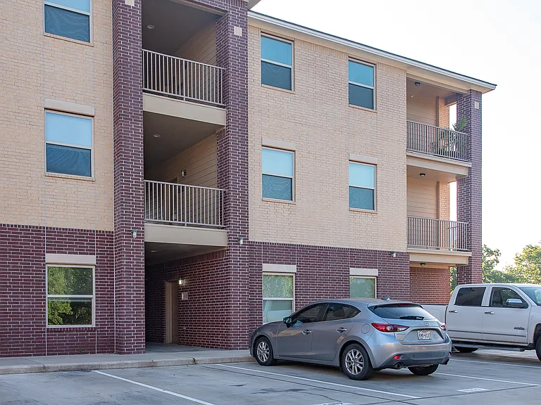 Falcon Point — Photo 27