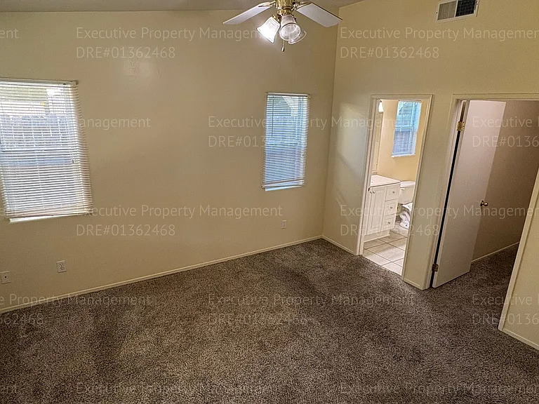 524 Sunset Meadow Ln — Photo 15