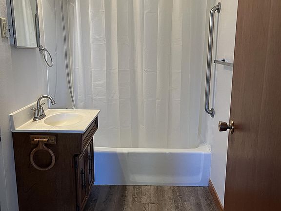 5th image of 301 N 1st St #14357375