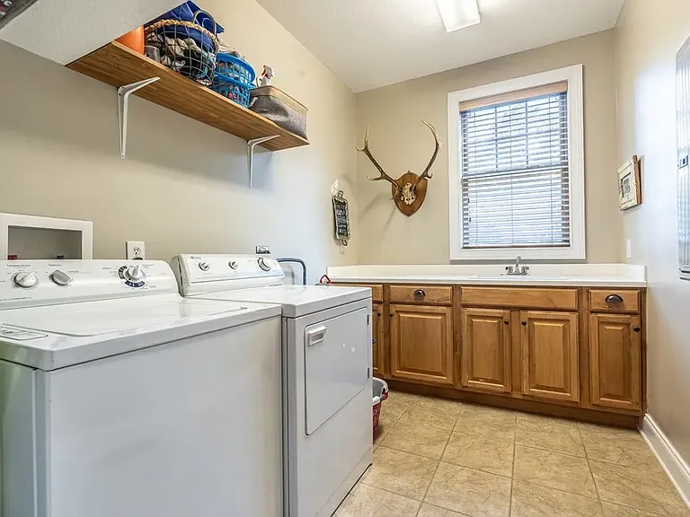 291 Greystone Dr — Photo 16
