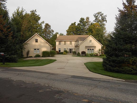 3rd image of 7115 N Noffke Dr