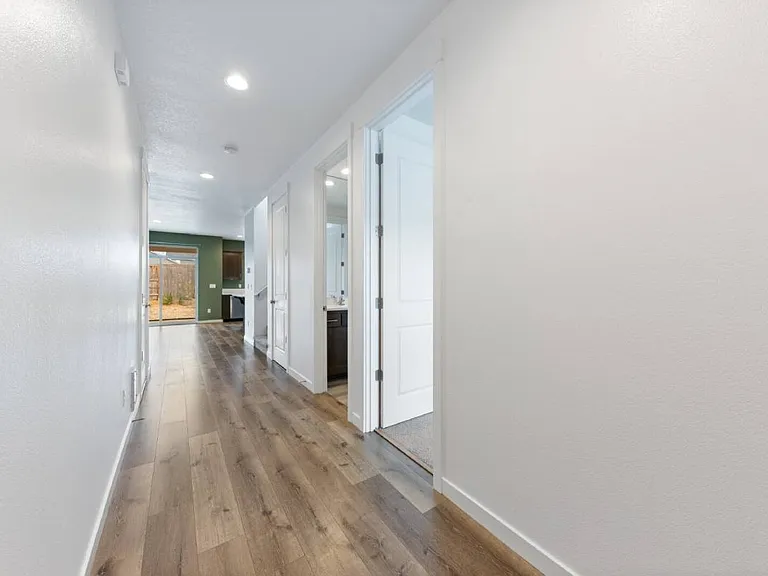 1722 N Kalapuya Pl — Photo 5