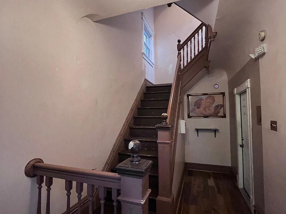 1st image of 254 Van Buren St Floor 2