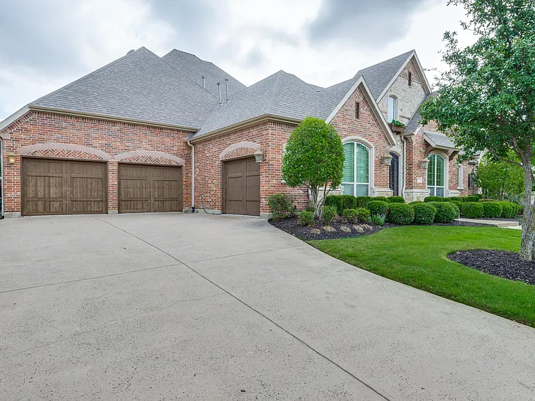 3011 Haywick Colony — Photo 3
