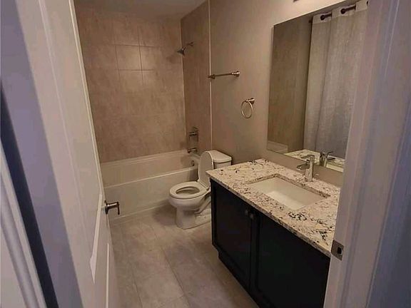 5th image of 2490 Old Bronte Rd #724