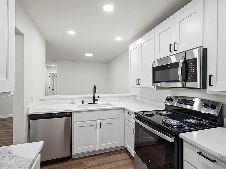 509 S Perry Pkwy #1 — Photo 6