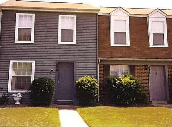 3rd image of 656 Piscataway Ct #F5e85d537