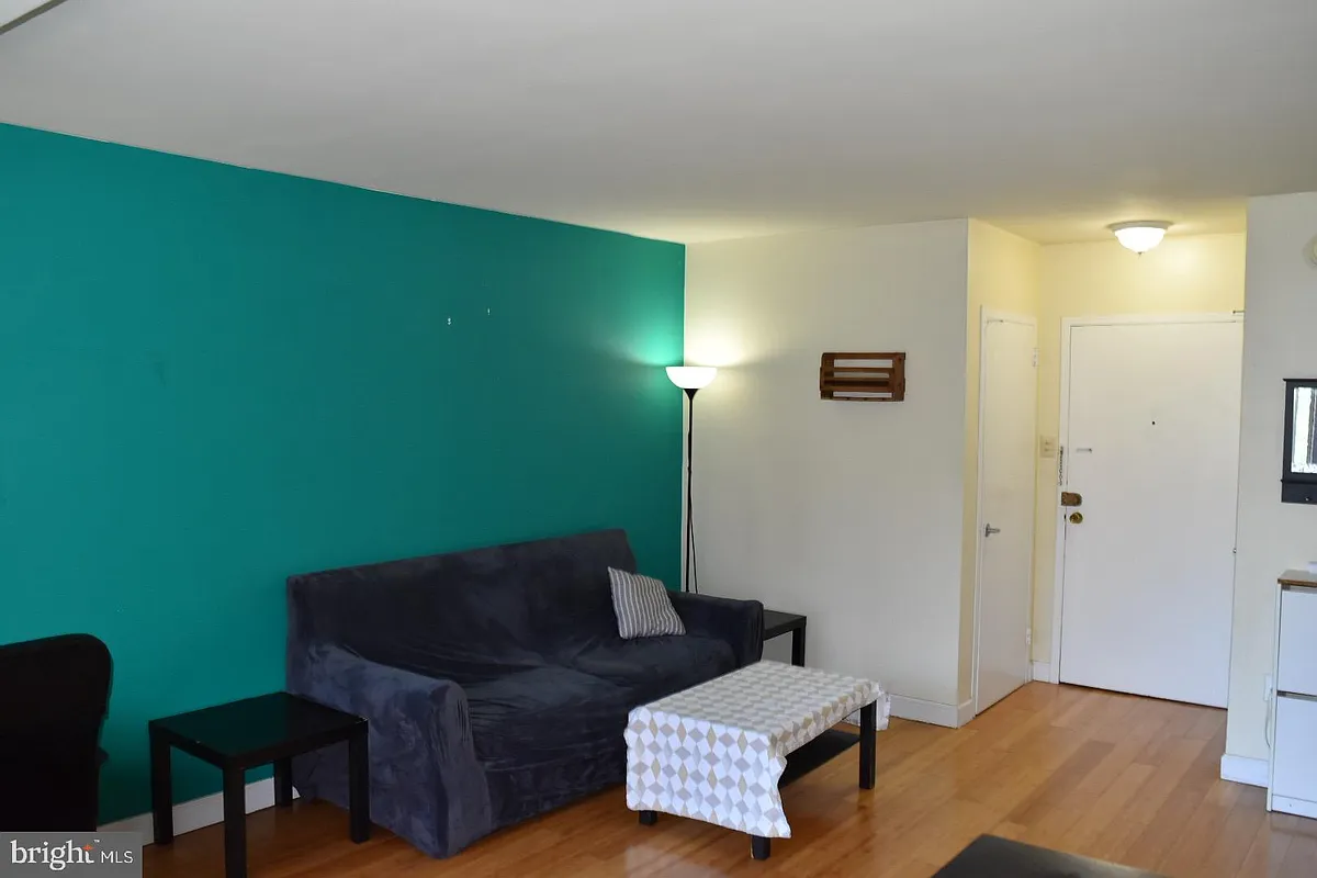 Building Photo - 1111 Arlington Blvd #825