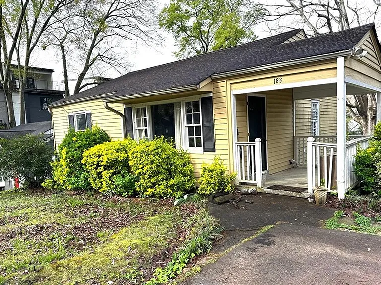 183 Dearborn St SE — Photo 1