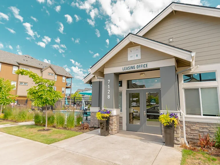 Abbey Creek Apartments — Photo 9