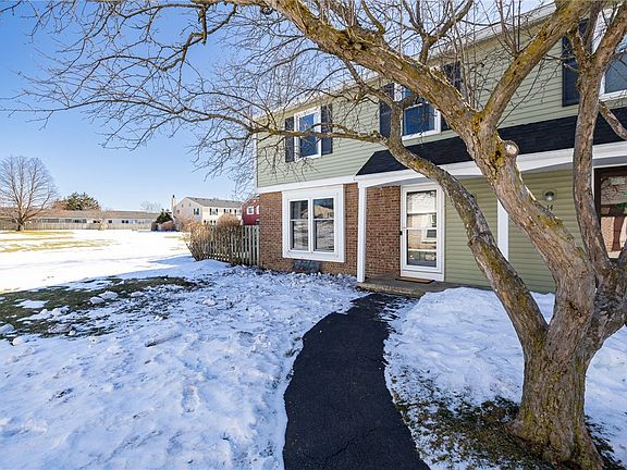 2nd image of 16 Springwood Dr