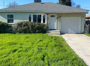 1517 Dover Pl, Delano, CA 93215