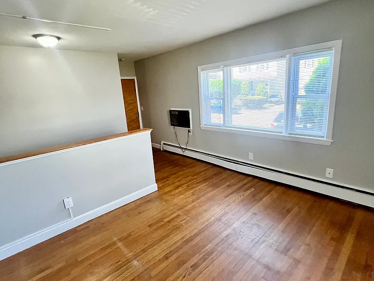 398 Newton St #1 — Photo 2