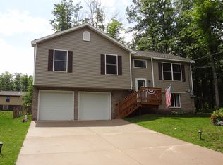 2513 Waldo St, Marquette, MI 49855