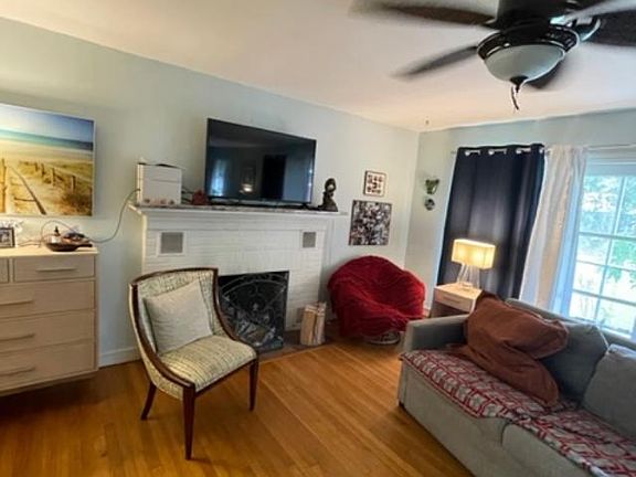 3rd image of 2824 Sherwood Dr