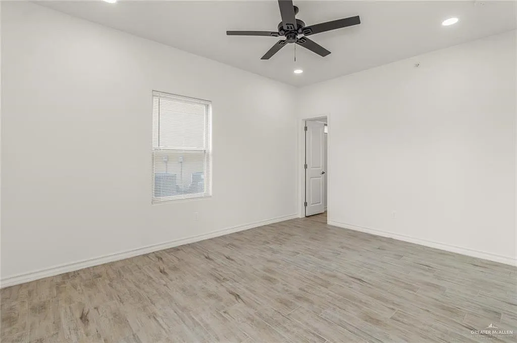 2 bed, 2.0 bath, 900 sqft, $995 — Photo 4