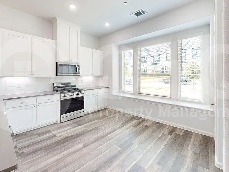 336 Buck Ridge Dr — Photo 7